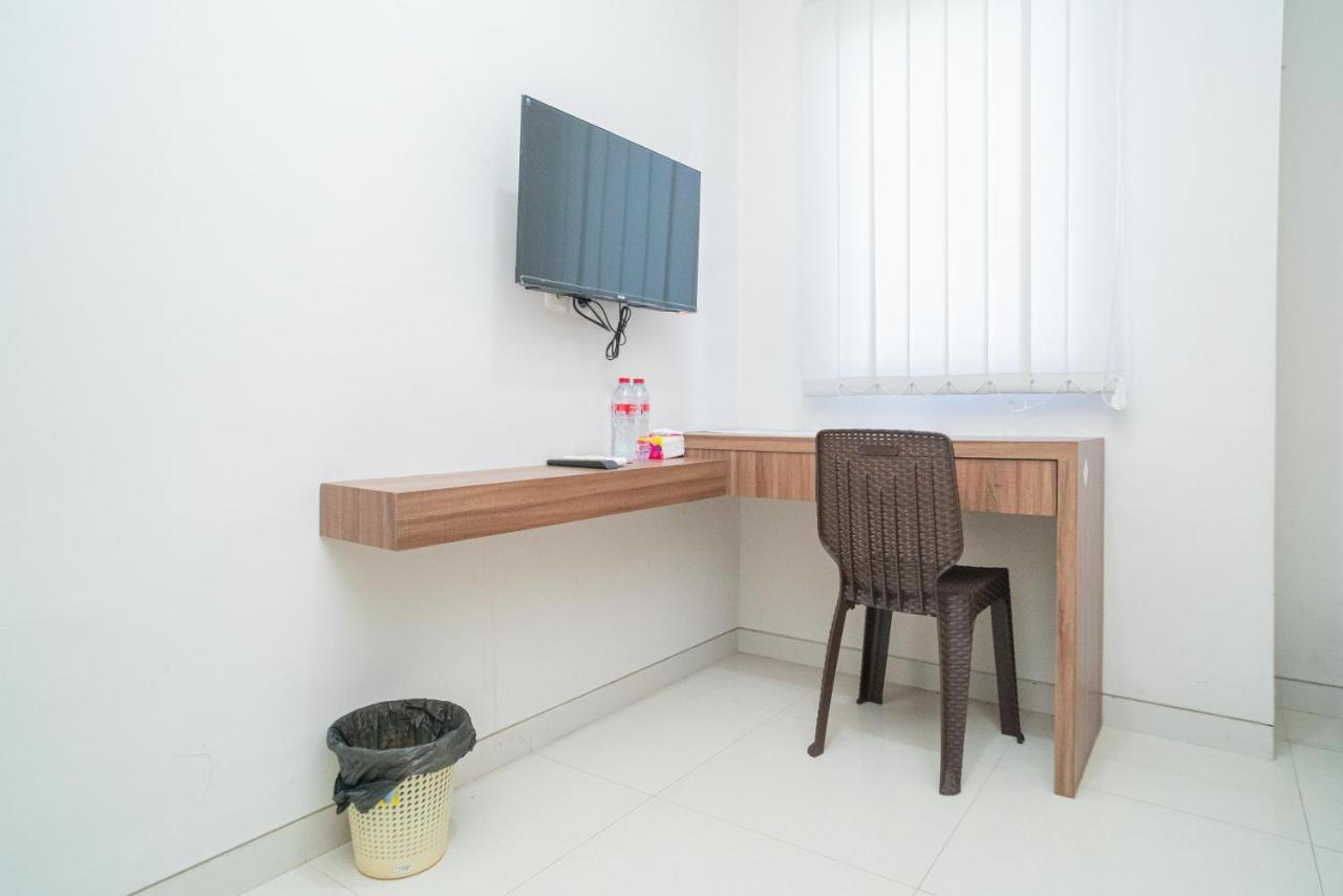 Reddoorz Plus @ Jalan Pemuda Timur Bojonegoro Buitenkant foto
