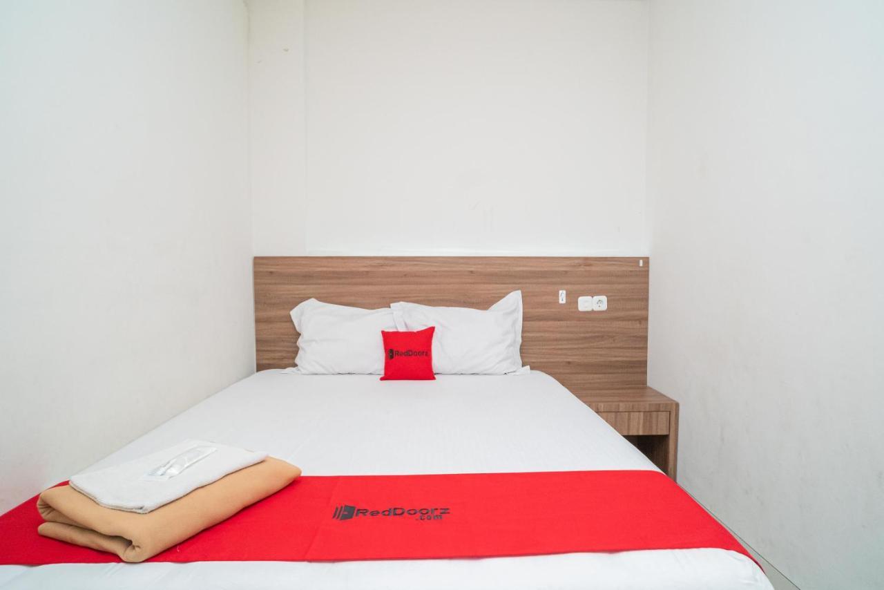 Reddoorz Plus @ Jalan Pemuda Timur Bojonegoro Buitenkant foto