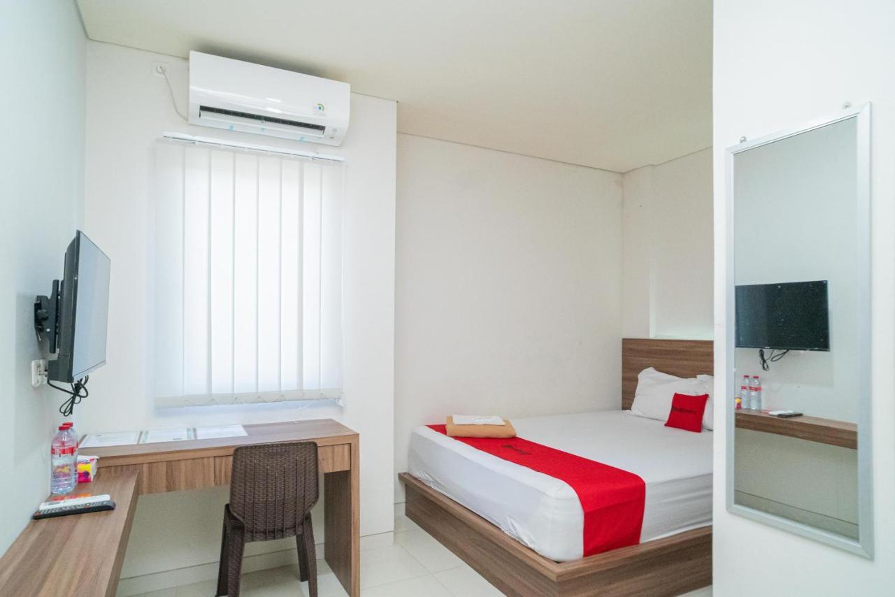 Reddoorz Plus @ Jalan Pemuda Timur Bojonegoro Buitenkant foto
